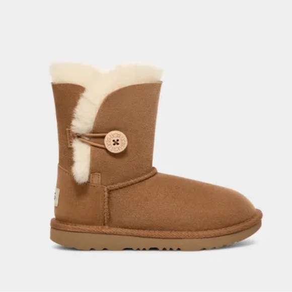 UGGS Bailey Button Boot || size 10 W - Picture 1 of 5